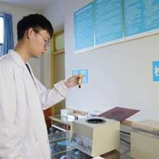 23岁基层检验医生曹纲 在平凡岗位上书写医疗报国篇章